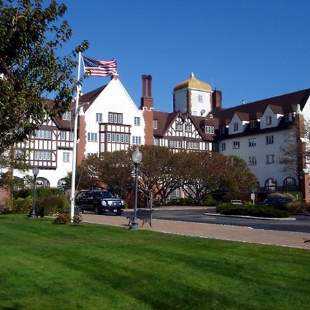 Отель Montauk Manor Экстерьер фото The Inn at Gadsden's Point
