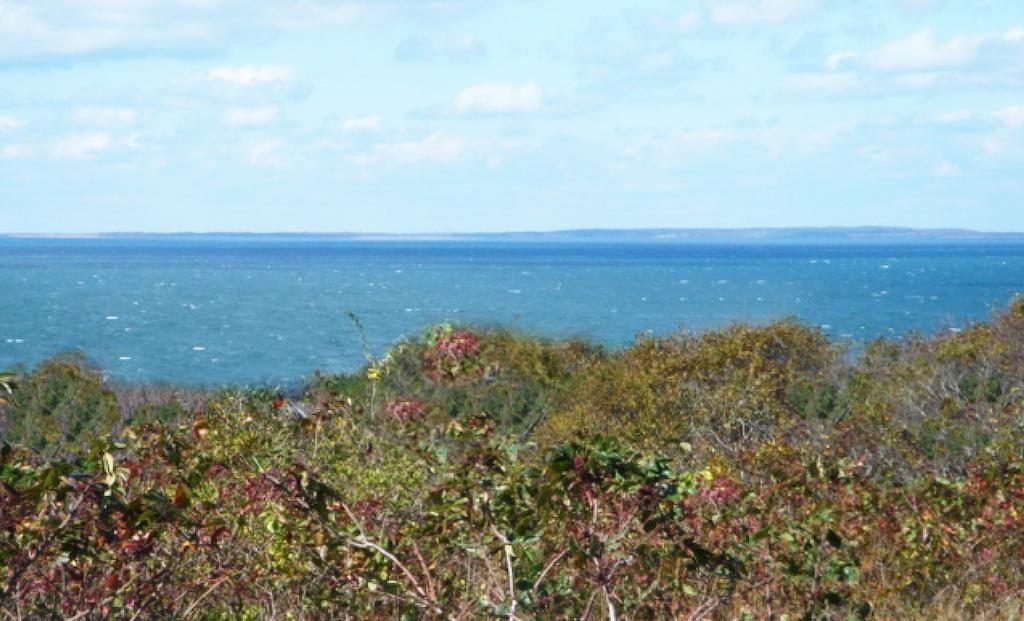 Отель Montauk Manor Экстерьер фото View of the Atlantic Ocean from the top of the lighthouse