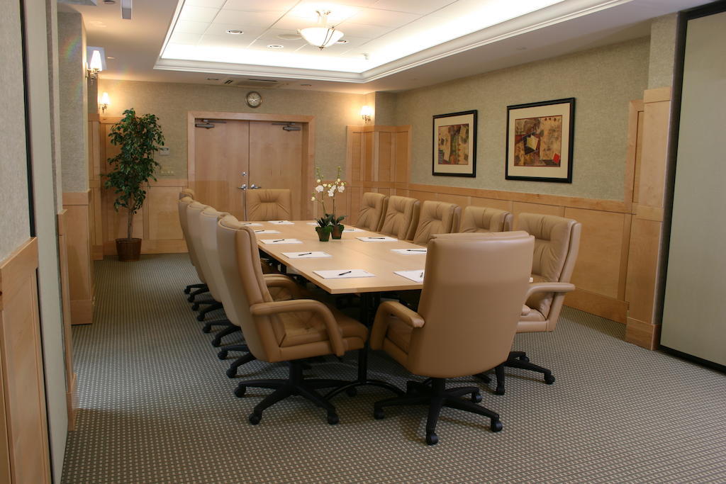 Отель Montauk Manor Экстерьер фото A boardroom