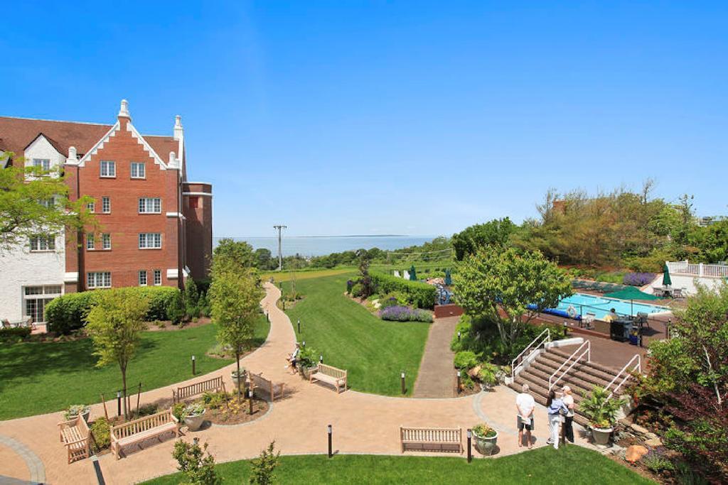 Отель Montauk Manor Номер фото The Village Green